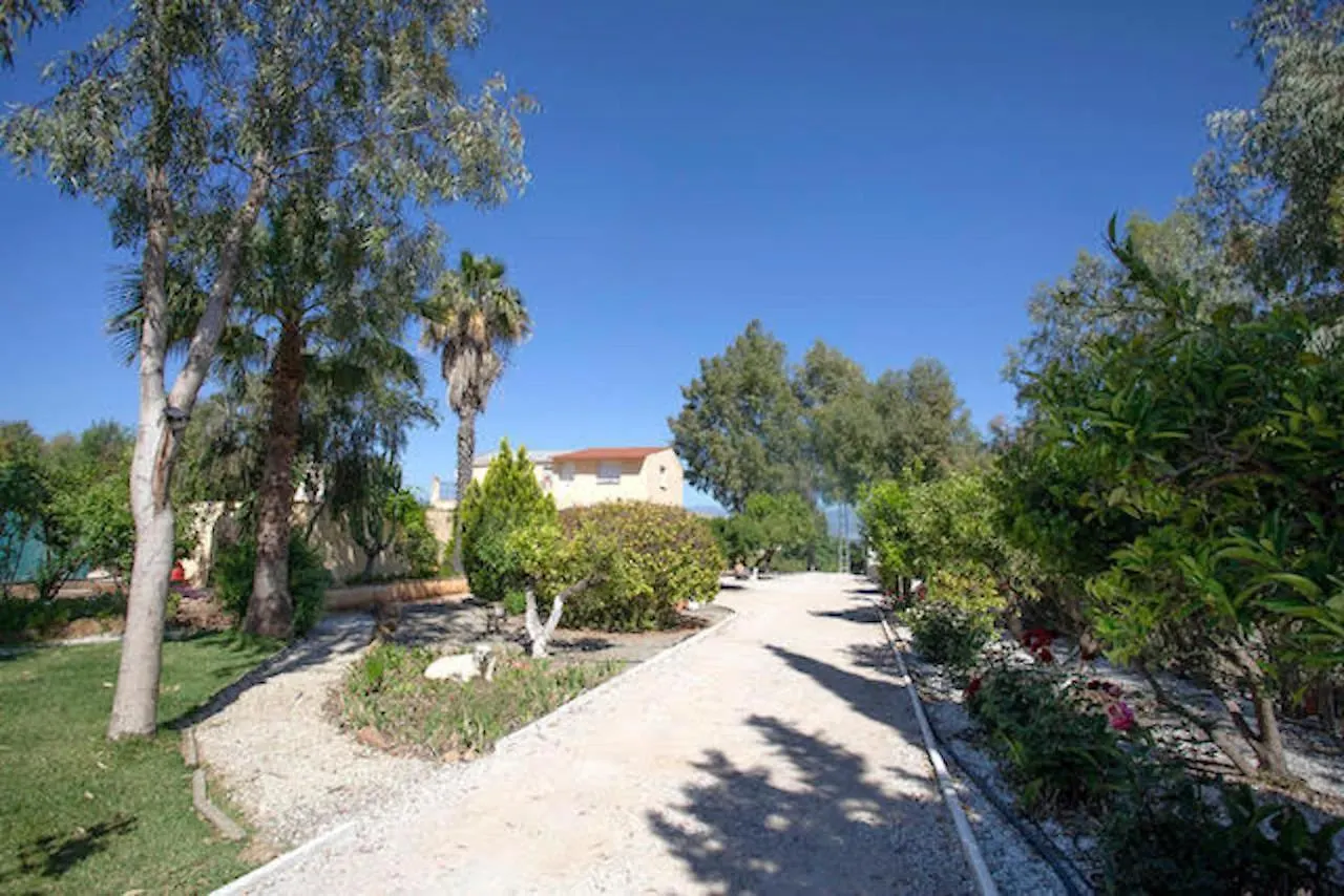 乡村民宿 Bungalows-Cortijo Da Luigi-4 Adultos-2 Dormitorios-Piscina-Ideal Familias-Cartama-Malaga 西班牙